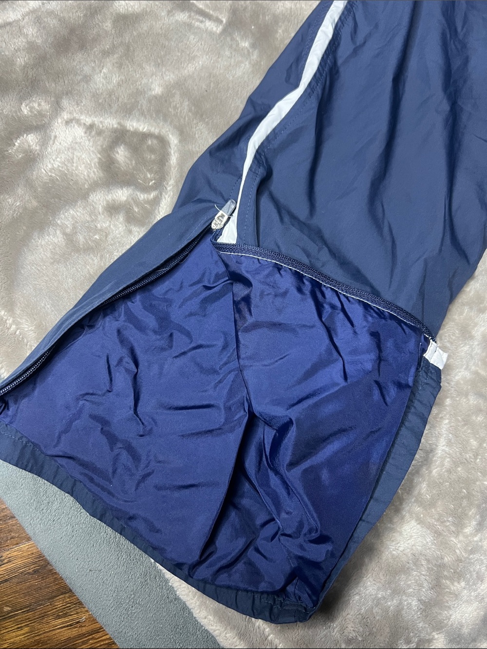 Nike Windbreakers (YM) - Picture 4 of 5